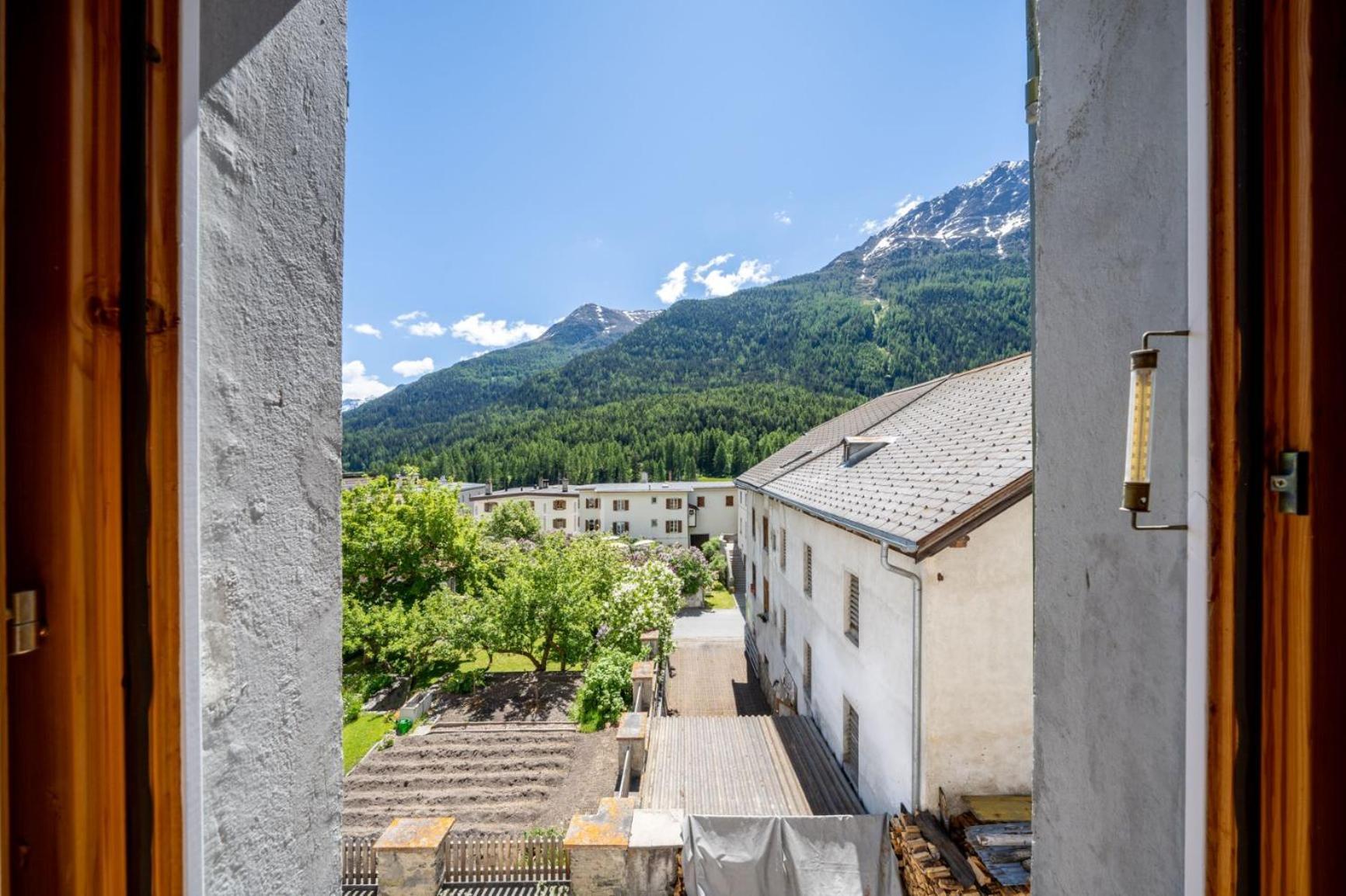 Chasa Plazza Gronda Apartment Lavin Exterior photo
