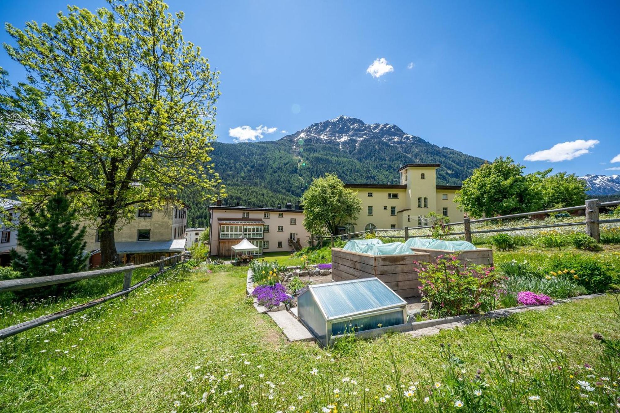 Chasa Plazza Gronda Apartment Lavin Exterior photo