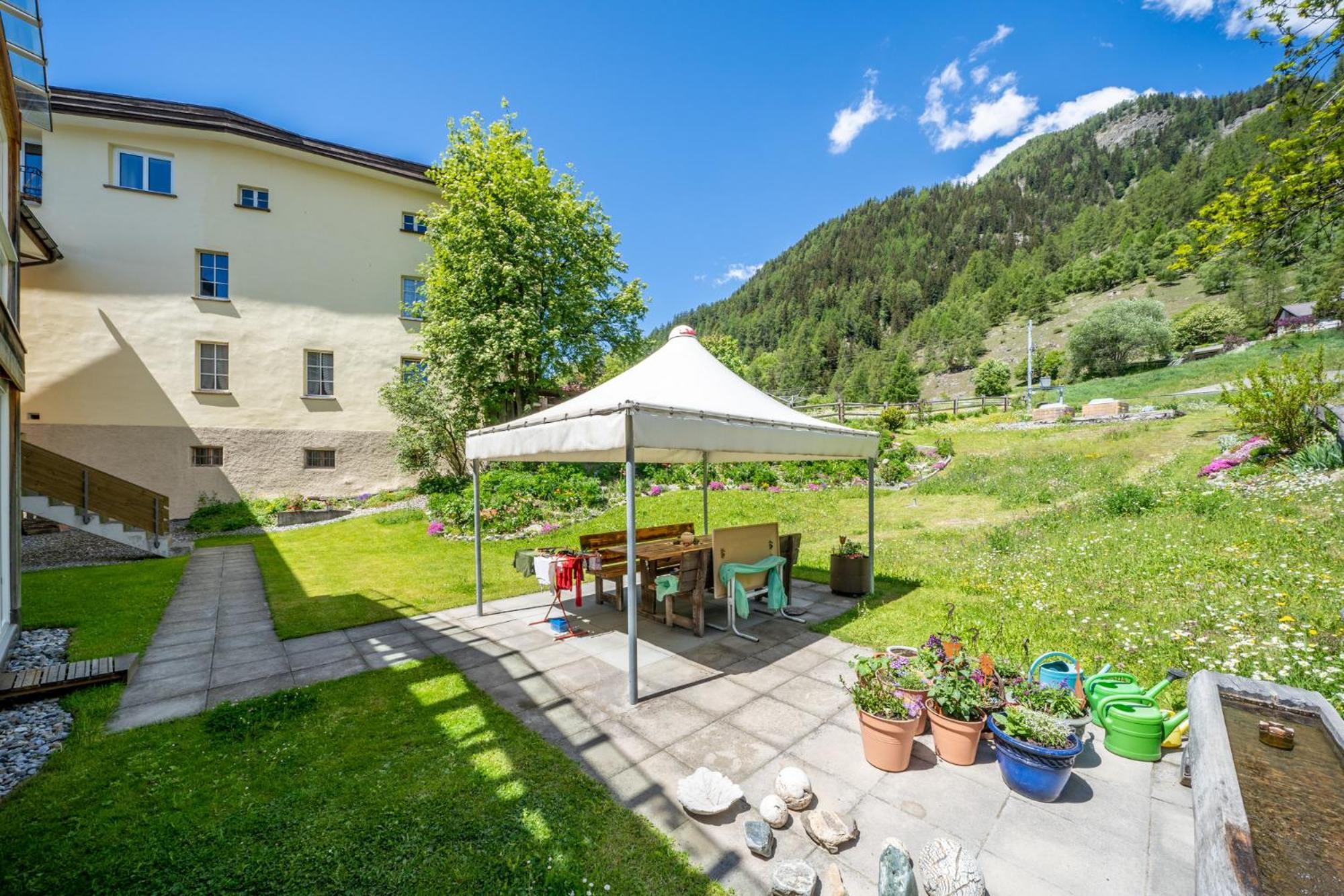 Chasa Plazza Gronda Apartment Lavin Exterior photo